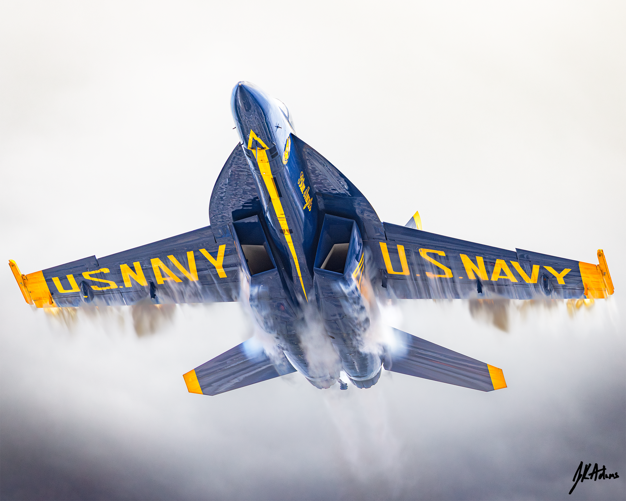 Homecoming Overhead Sneak